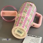 تراول ماگ گلدار استنلی با پک کادویی stanley quencher 40 oz رنگ صورتی- کد 0284 - Image 5